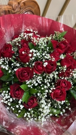 Buquê de Flores com 12 Rosas